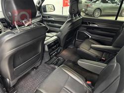 Jeep Wagoneer